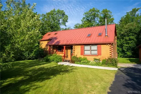 2285 Center St, Aurora, NY 14052
