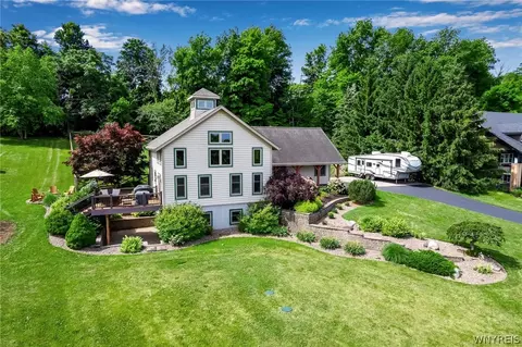 4546 Thrall Rd, Cambria, NY 14094