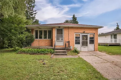 5 Marrano Dr, Depew, NY 14043