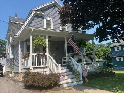 6 Warner Park, Le Roy, NY 14482