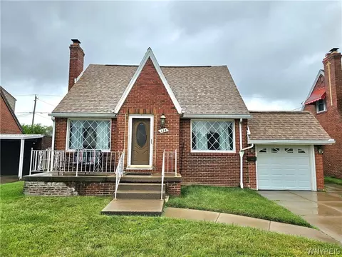 124 Cedar Rd, Cheektowaga, NY 14215
