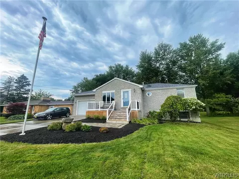 2230 Hopkins Rd, Getzville, NY 14068