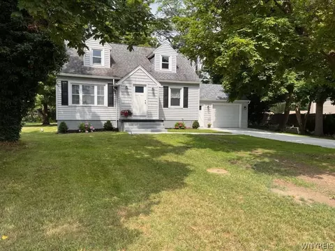 3294 Wildwood Dr, Hamburg, NY 14075