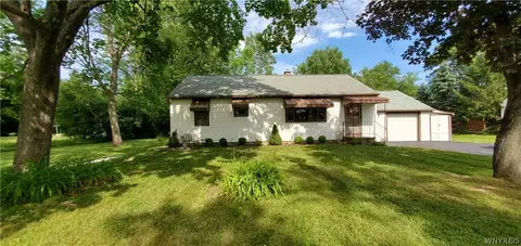 1141 Bowen Rd, Elma, NY 14059