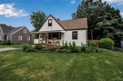 1837 Como Park Blvd, Lancaster, NY 14086