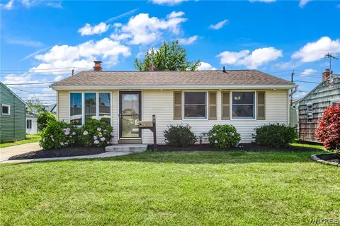 90 Wheaton Dr, Cheektowaga, NY 14225