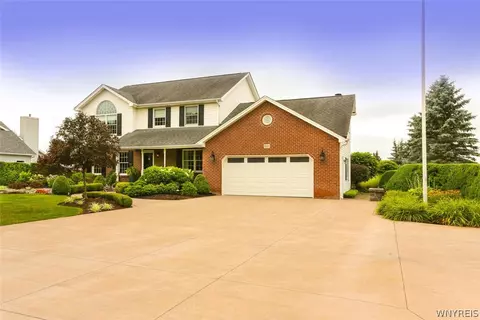 9171 Lapp Rd, Clarence Center, NY 14032