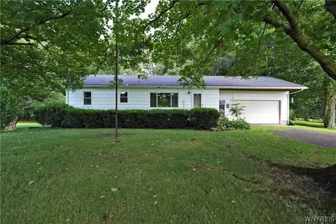 12609 Savage Rd, Sardinia, NY 14134
