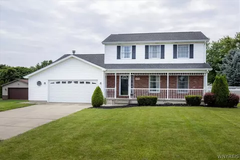 8195 Cherry Ln, Niagara, NY 14304