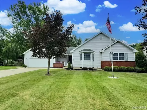 8285 W Point Dr, East Amherst, NY 14051