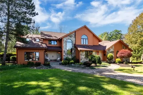 3952 E River Rd, Grand Island, NY 14072