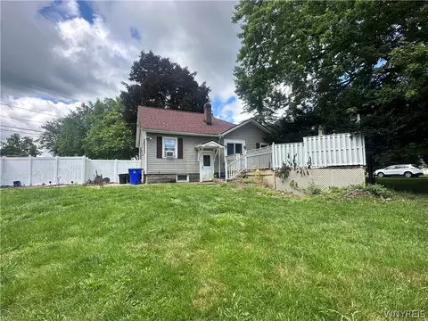 400 State St, Ridgeway, NY 14103 photo 4