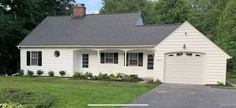 8679 Hammond Dr, Eden, NY 14057