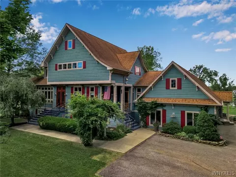 8220 Clarence Center Rd, East Amherst, NY 14051