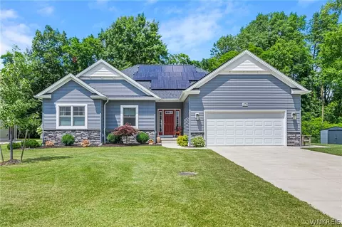 279 Havenwood Ln, Grand Island, NY 14072