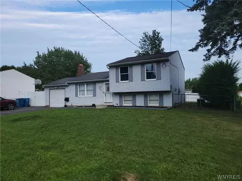 6689 Lake Shore Rd, Evans, NY 14047