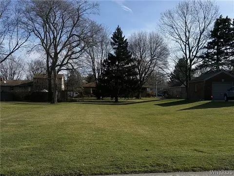 177 N Harvest St, Amherst, NY 14221