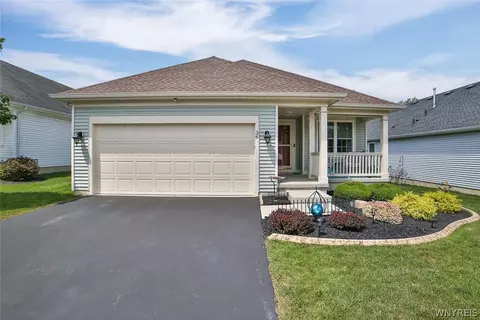 36 Hickory Grove Ln, Cheektowaga, NY 14227