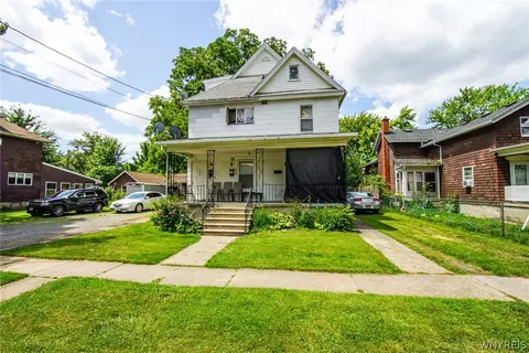 373 Prospect St, Lockport, NY 14094