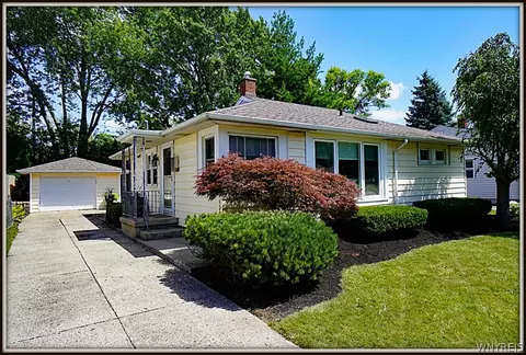 50 Pearce Dr, Amherst, NY 14226