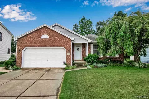 109 Baywood Dr, Cheektowaga, NY 14227