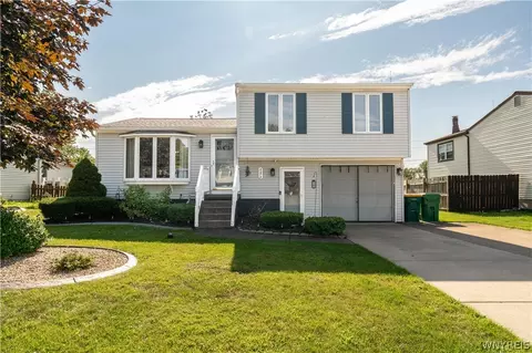 4273 Glenwillow Dr, Hamburg, NY 14075