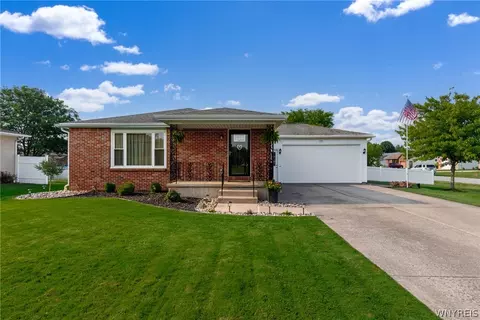 2182 Jagow Rd, Wheatfield, NY 14304