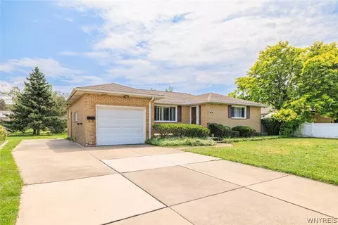 11 W Elmview Ave, Lackawanna, NY 14218