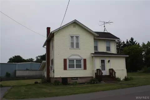 4435 Prospect St, Royalton, NY 14067