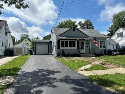 446 81st St, Niagara Falls, NY 14304