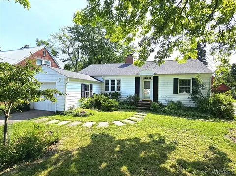 92 Linwood Ave, Amherst, NY 14221