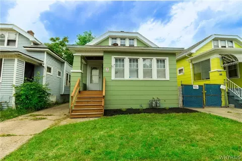 570 Eggert Rd, Buffalo, NY 14215