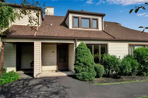 102 Old Meadow Dr #10B, East Amherst, NY 14051
