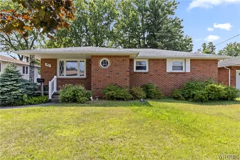 97 Mitchell Dr, Tonawanda, NY 14150