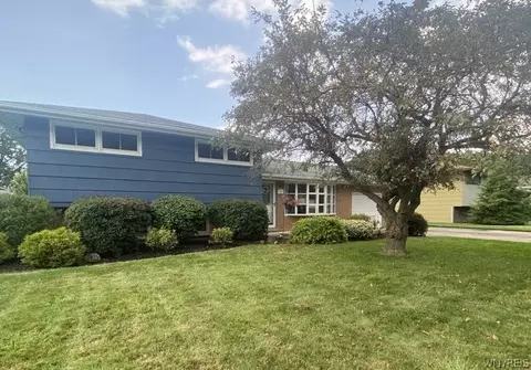 7416 Saint Joseph Rd, Niagara, NY 14304