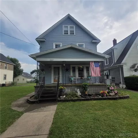 2447 Pierce Ave, Niagara Falls, NY 14301