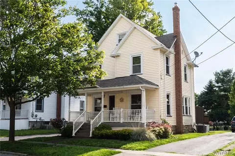21 Otis St, Batavia, NY 14020