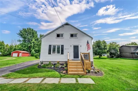 6210 Dale Rd, Newfane, NY 14108