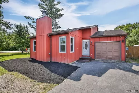 2004 Love Rd, Grand Island, NY 14072