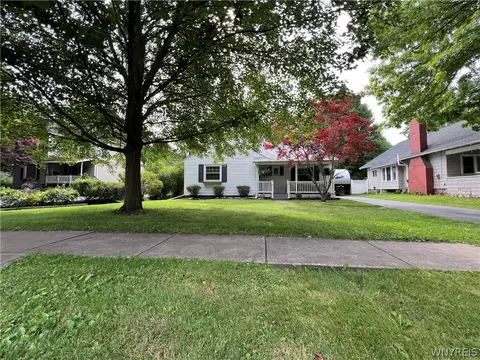 283 S Grove St, Aurora, NY 14052