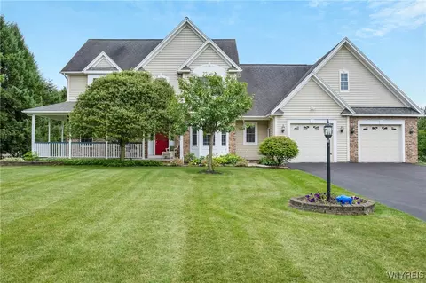 1 Royale Dr, Perinton, NY 14450