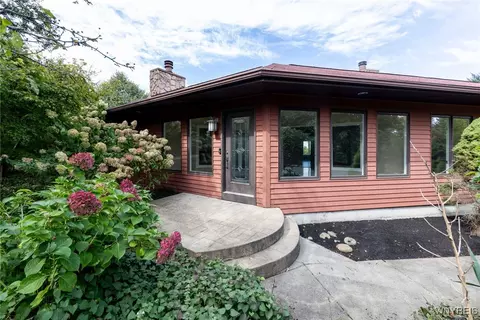 7914 Jewett Holmwood Rd, Orchard Park, NY 14127