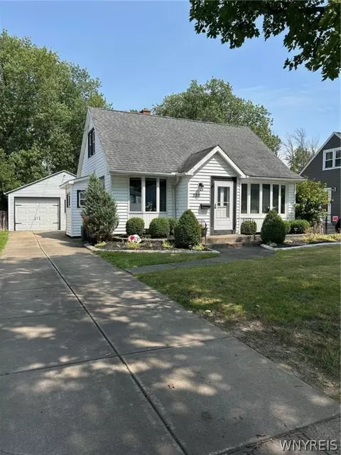 230 Covington Dr, Buffalo, NY 14220