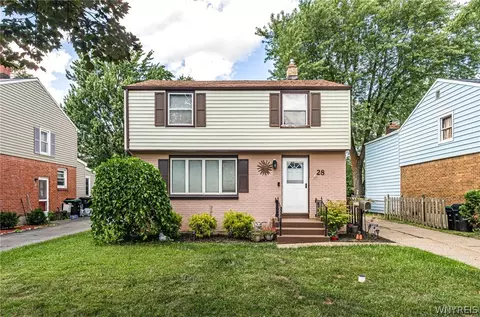 28 Fenwick Rd, Tonawanda, NY 14150