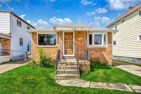318 Warren Ave, Kenmore, NY 14217