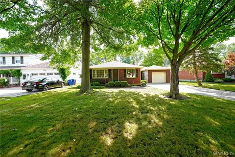 59 Jasmine Ave, West Seneca, NY 14224