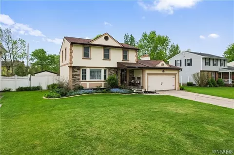 116 Colonial Dr, Grand Island, NY 14072