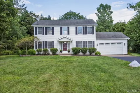 9363 Zimmerman Rd, Boston, NY 14025