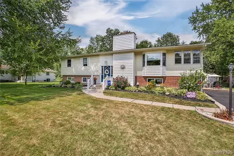 742 Kirkwood Dr, Grand Island, NY 14072