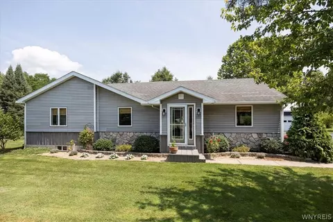 3935 Beebe Rd, Newfane, NY 14108